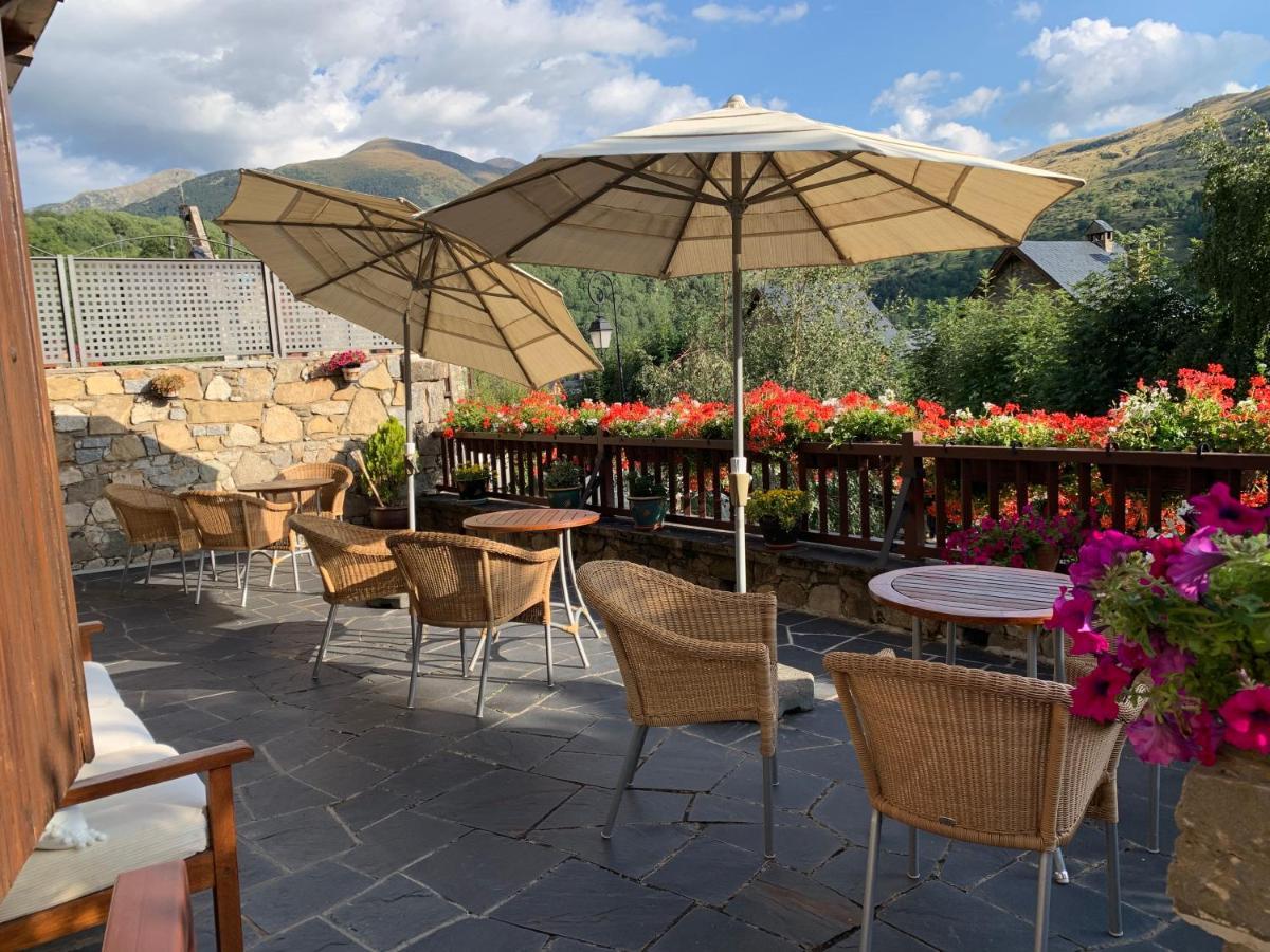 El Xalet De Tauell Hotel Rural Luaran gambar