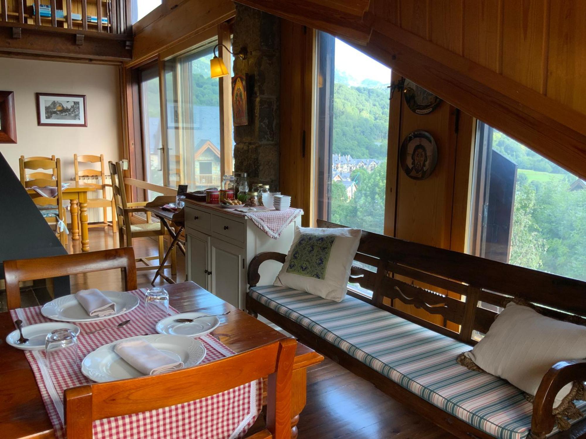 El Xalet De Tauell Hotel Rural Luaran gambar